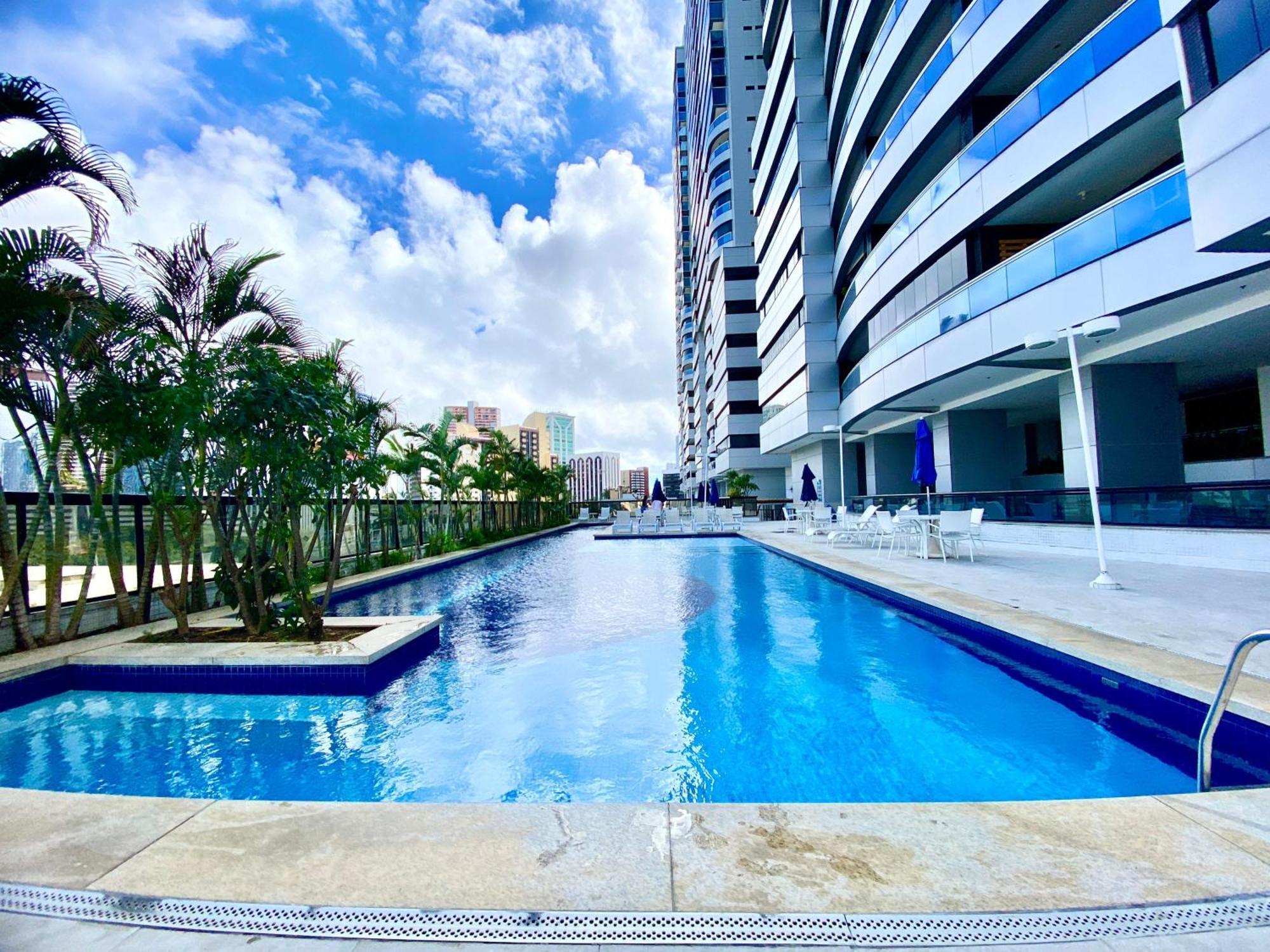 Ao Lado Do Shopping Salvador, Piscina, Academia, Garagem *